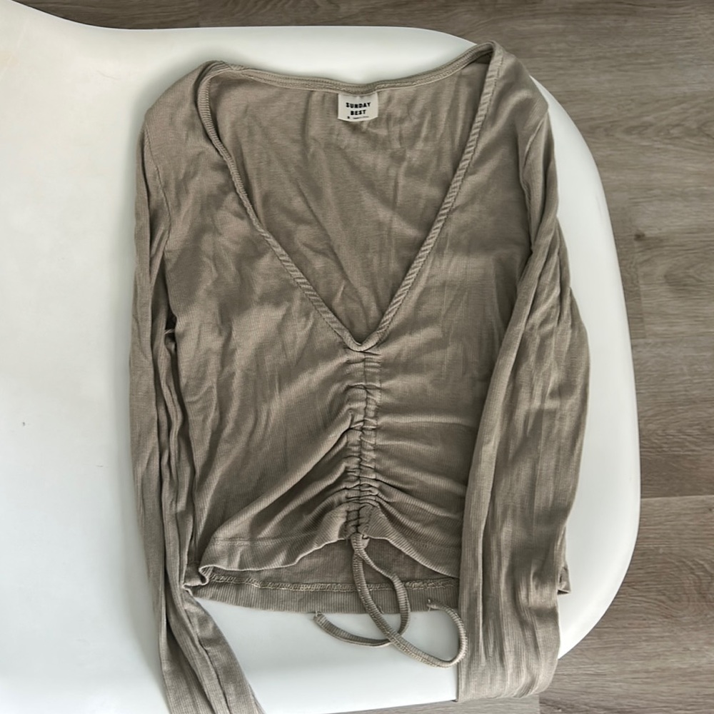 Aritzia Sunday Best Cropped Long Sleeve - Light Green - Small